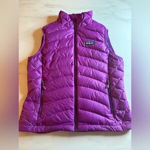 Patagonia Women's down sweater vest size Sm - Ikat Purple in mint condition